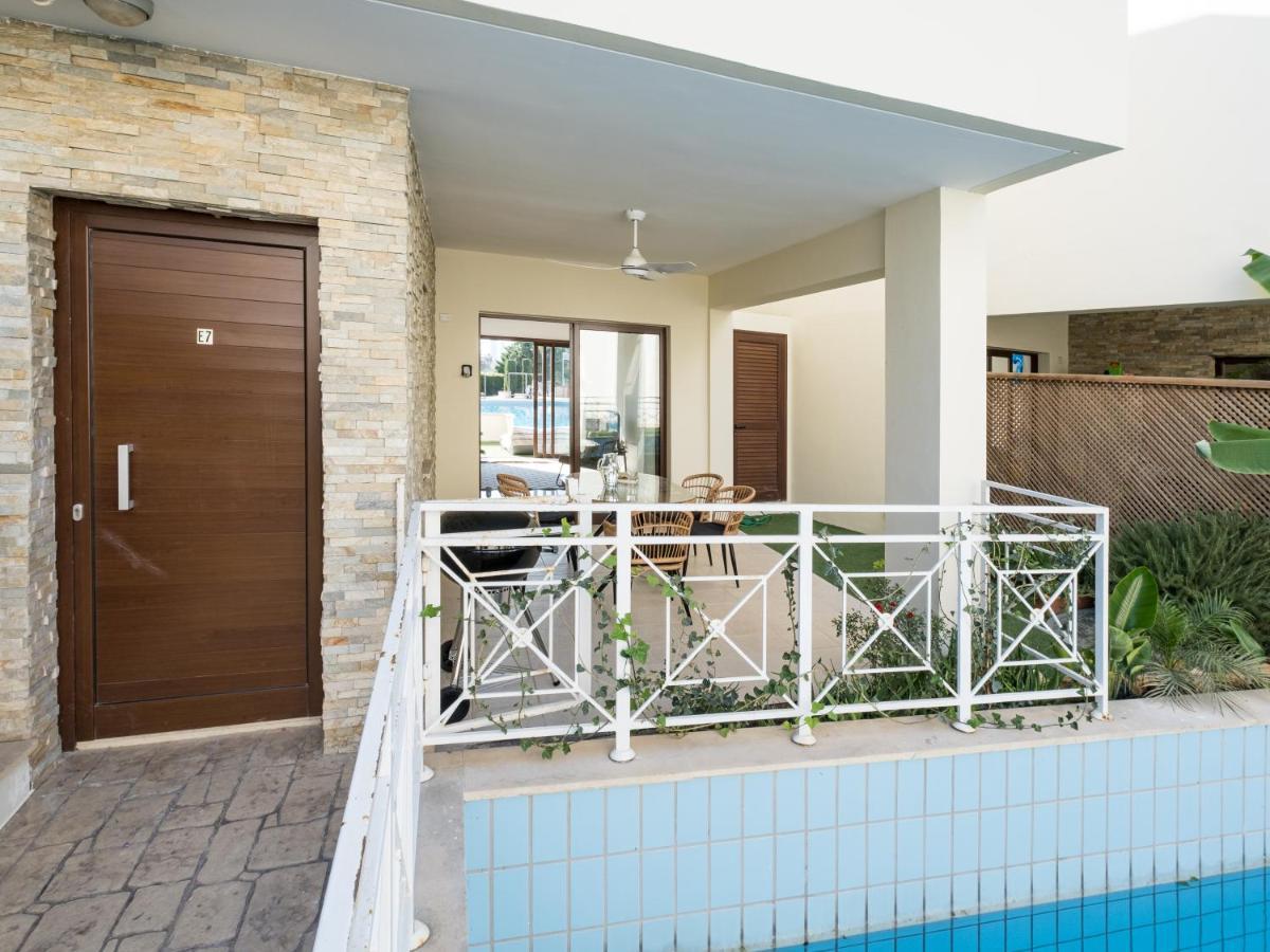 Sanders Aqua Park Resort - Precious 3-Bedroom Holiday Home With Shared Pool Limassol Kültér fotó