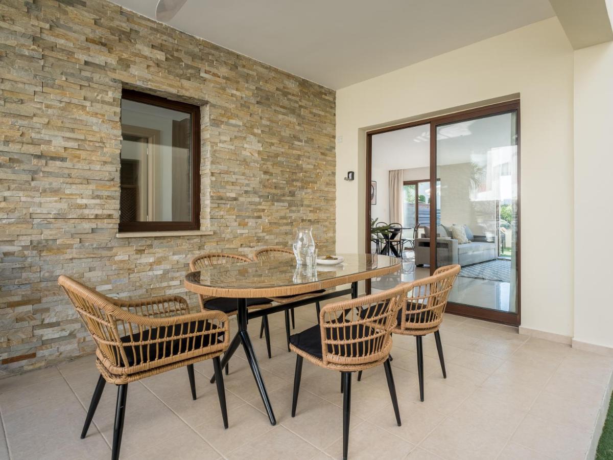 Sanders Aqua Park Resort - Precious 3-Bedroom Holiday Home With Shared Pool Limassol Kültér fotó